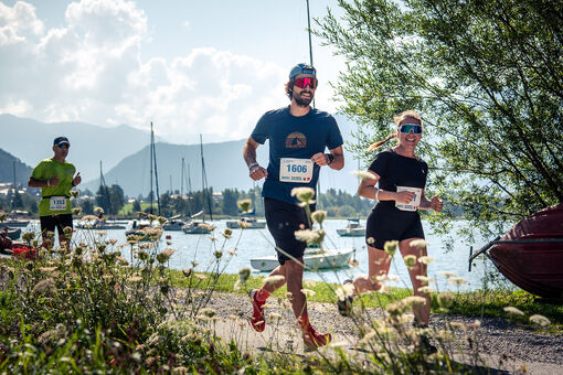 The participants of the Achensee Run are rewarded with breathtaking panoramic views of the lake.