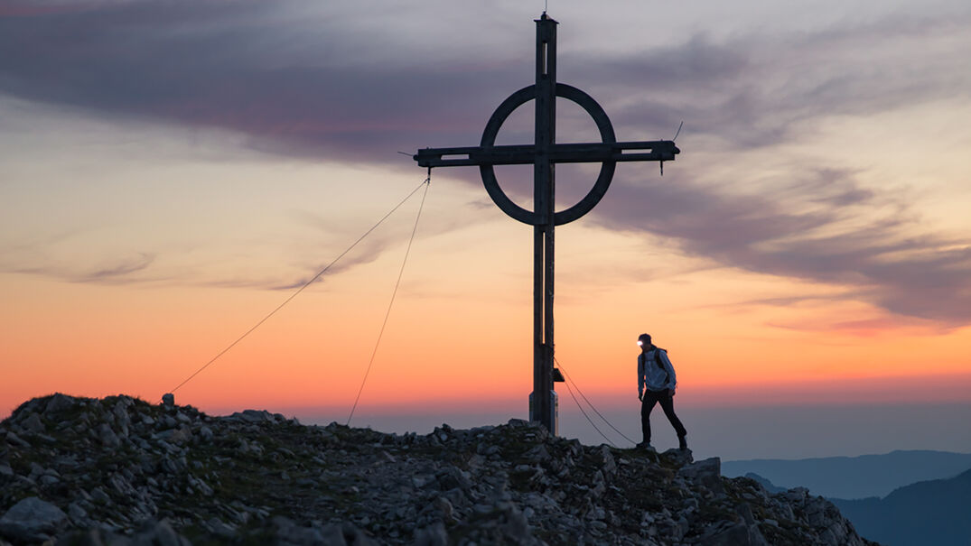 Hiking tour to the Seekar in the Karwendel mountains The hiking tour to the Seekarspitze rewards hikers with spectacular views of Lake Achensee.