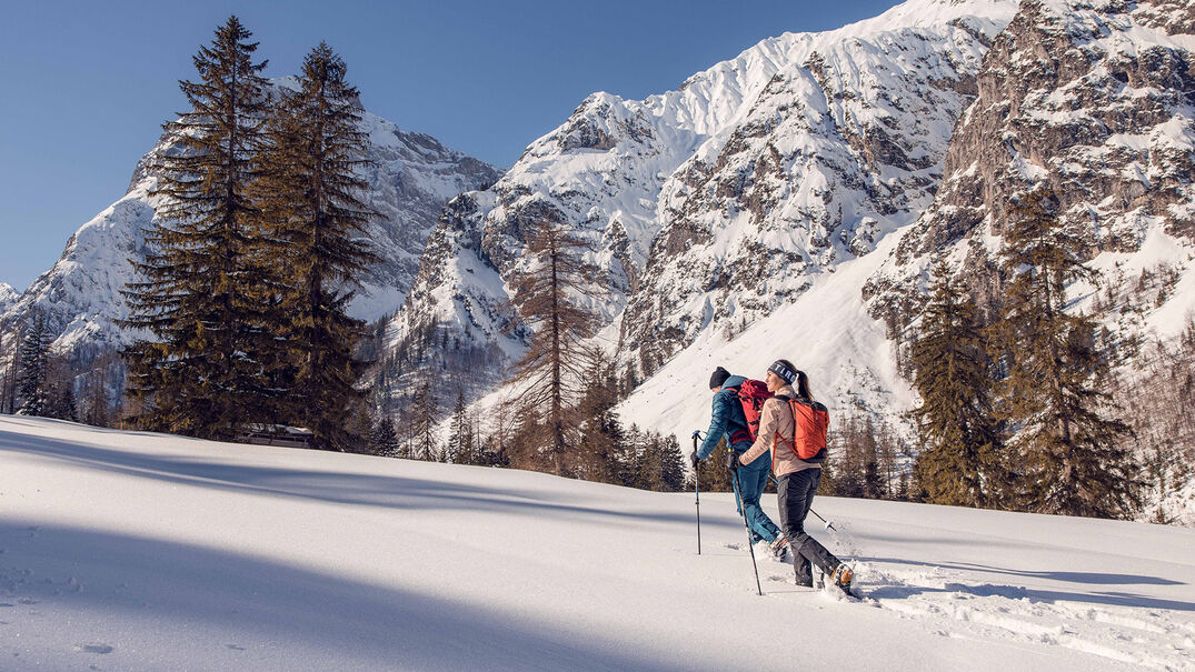 Snowshoeing in the Falzthurntal in the Nature Park Karwendel Explore the wintry scenery of the Falzturnthal in the Nature Park Karwendel on snowshoes.