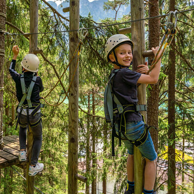 Klettern im Abenteuerpark Achensee in Achenkirch Kletterspaß für Kinder im Abenteuerpark Achensee in Achenkirch.