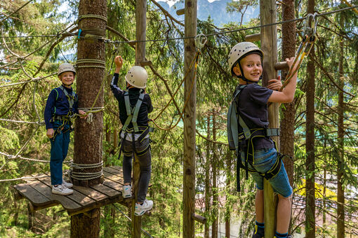 Kletterspaß für Kinder im Abenteuerpark Achensee in Achenkirch.