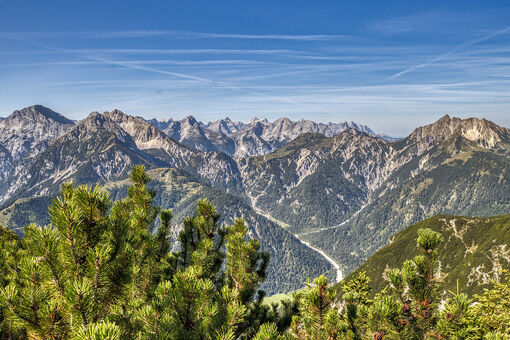 The view over the Karwendel mountains is a delight for nature loving explorers.