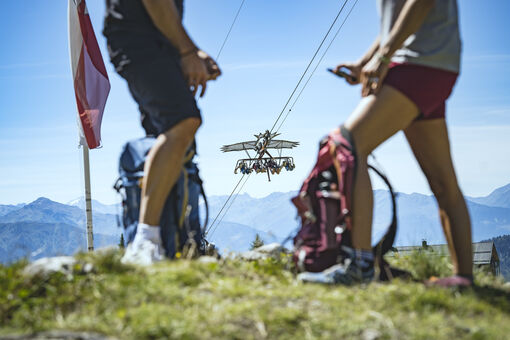 Mit dem AIRROFAN Skyglider kann man über die Berglandschaft der Region Achensee fliegen.