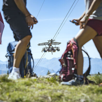 Mit dem AIRROFAN Skyglider kann man über die Berglandschaft der Region Achensee fliegen.