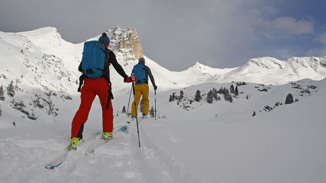 Ski tour in the Rofan mountains Ski tour on the ORTOVOX avalanche educational trail Rofan in Maurach am Achensee.