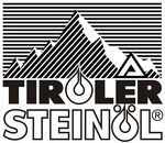 Logo von Tiroler Steinöl mit stilisierten Bergen im Hintergrund. Die Farben sind schwarz und weiß, was ein klares und modernes Design ergibt.