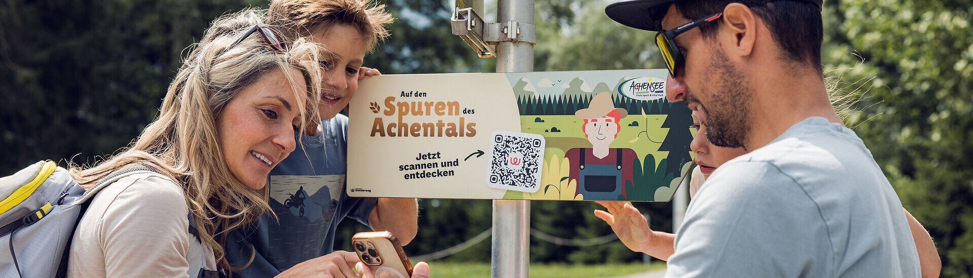 Familienwanderweg "Auf den Spuren des Achentals" – Wunderweg Achenkirch Begebt euch auf eine spannende Entdeckungstour durch Achenkirch und lernt die Region aus einer ganz neuen Perspektive kennen.