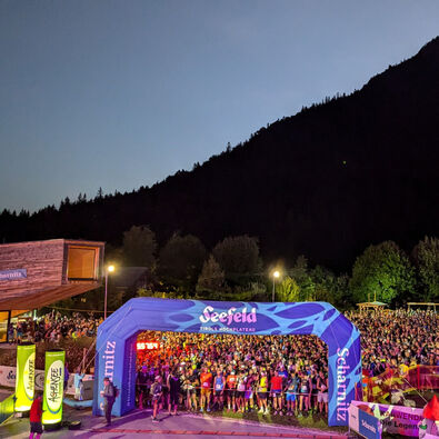 Start des Karwendelmarsches in Scharnitz. 