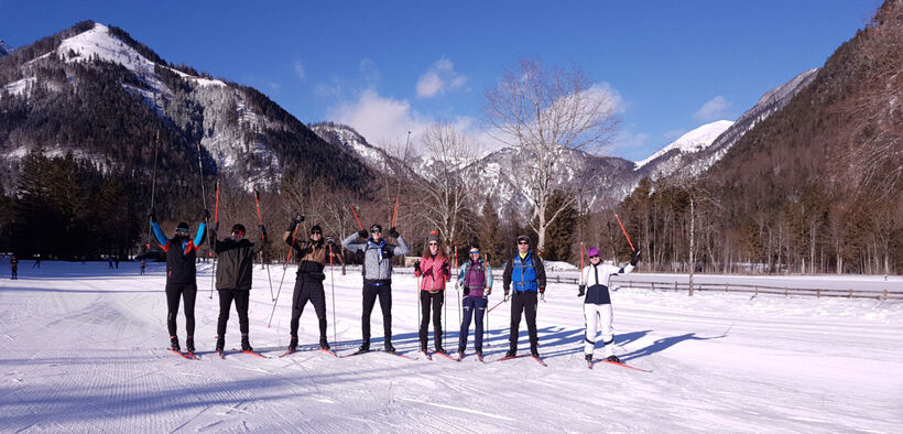 Ein Gruppenbild der Teilnehmer des Achensee Langlaufcamps 2025.