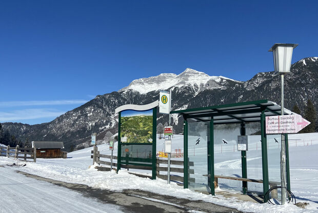 Bus stop in Steinberg am Rofan A bus stop in Steinberg am Rofan in winter.
