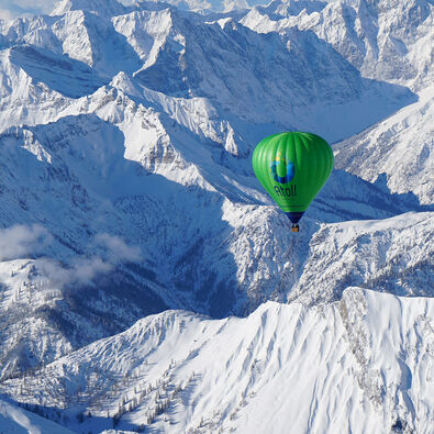 Ballonfahren im Winter Mit dem Heißluftballon über die Winterlandschaft des Karwendelgebirges schweben und das Gebiet somit aus der Vogelperspektive erleben.
