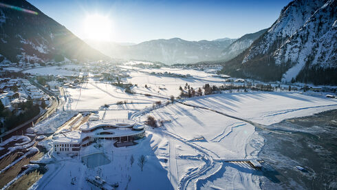 atoll-achensee-aussen-winter-panorama-morgensonne.jpg