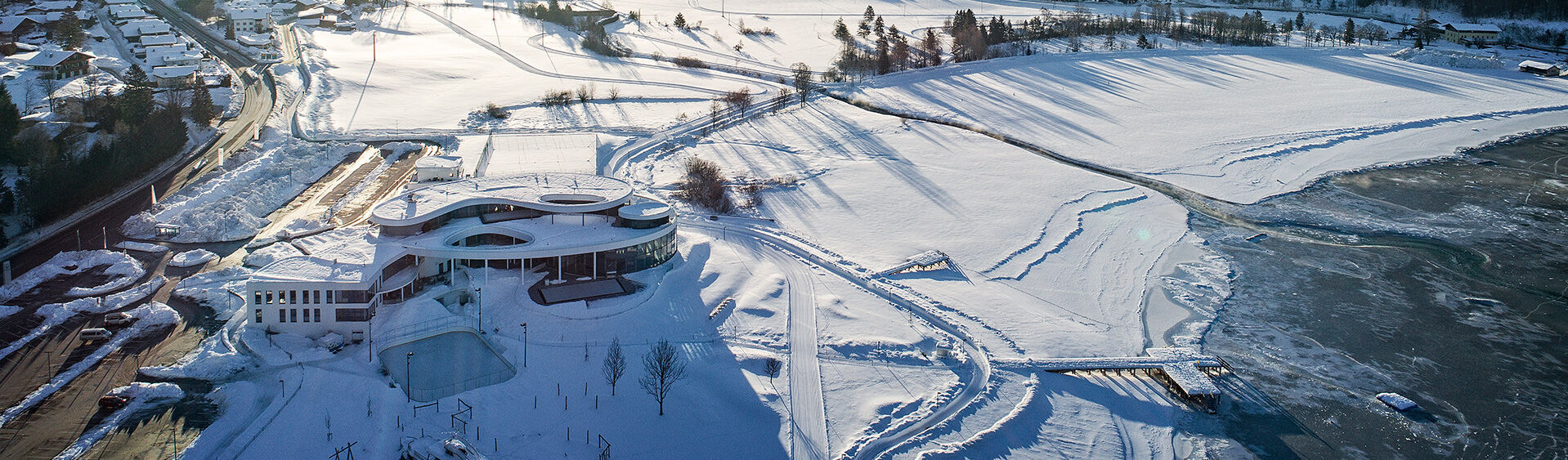 Am Südufer des Achensees liegt das Dorf Maurach, wo man auch im Winter vieles erleben kann.