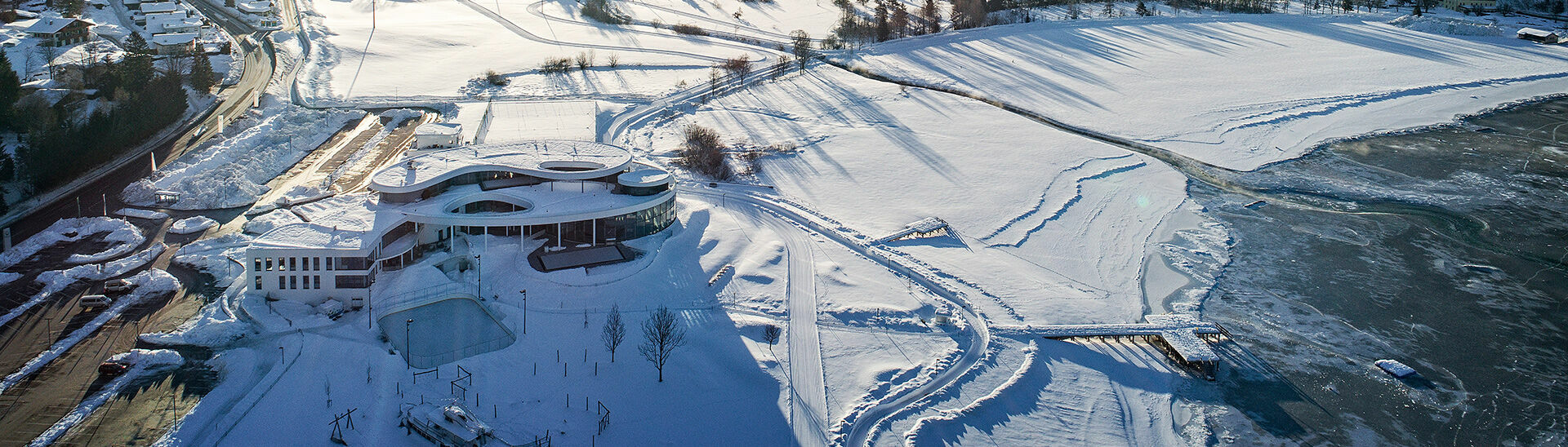 Am Südufer des Achensees liegt das Dorf Maurach, wo man auch im Winter vieles erleben kann.
