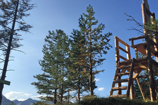 The Emperor's Throne is a viewpoint that affords gorgeous views of the surrounding mountains. 