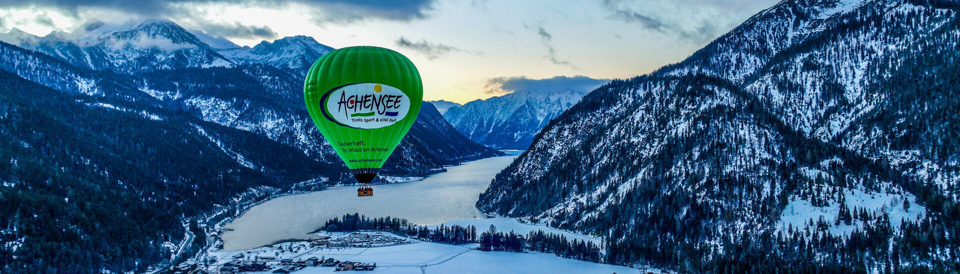 Ballonfahren im Winter Mit dem Heißluftballon über die Winterlandschaft am Achensee schweben und die Region somit aus der Vogelperspektive erleben.