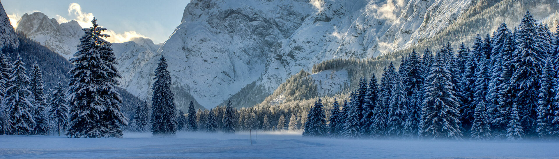 The snowy landscape of the Falzthurntal valley offers many outdoor winter activities.