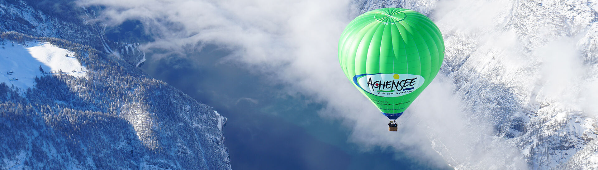 Mit dem Heißluftballon über die Winterlandschaft am Achensee schweben und die Region somit aus der Vogelperspektive erleben.