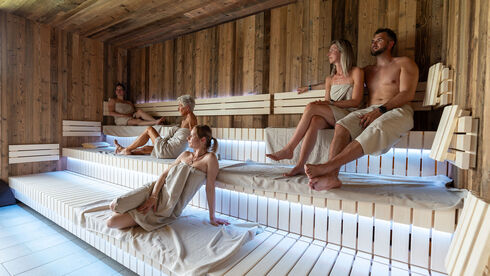 wellness-atoll-achensee-penhouse-spa.jpg