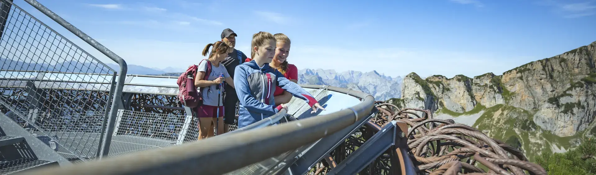 Adlerhorst im Rofangebirge am Achensee Die Aussichtsplattform am Gschöllkopf ermöglicht einen unvergesslichen Ausblick auf die Region Achensee.