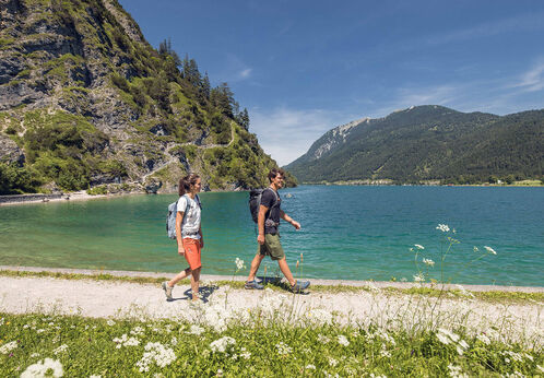 The Gaisalmsteig travels alongside Lake Achensee from Achenkirch to Pertisau.