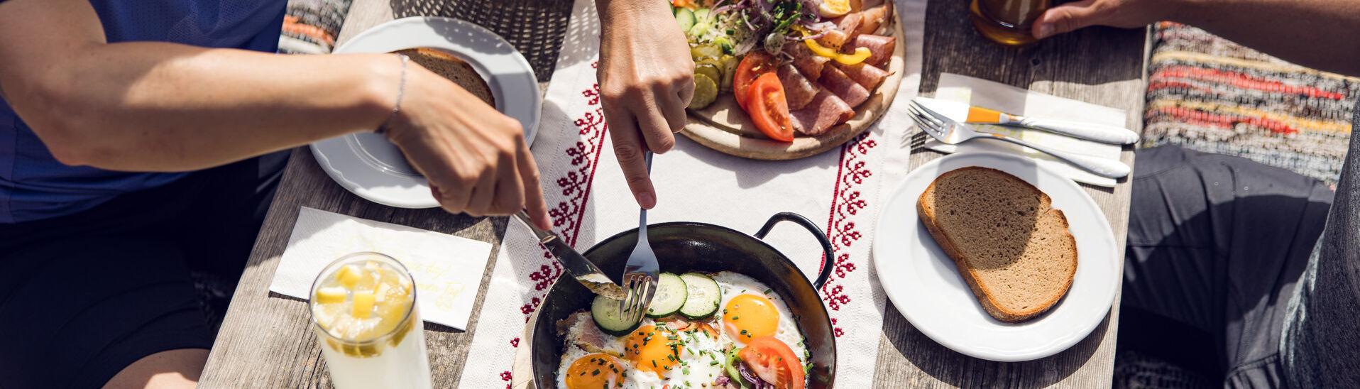 Stop for refreshments at the Feilalm A break after a cycle tour is particularly enjoyable with Tyrolean delicacies.
