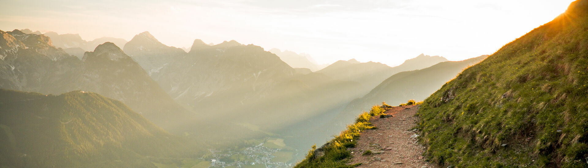 Der Wanderweg zur Dalfaz Alm Der Wanderweg zur Dalfaz Alm ermöglicht einen tollen Ausblick auf den Achensee.