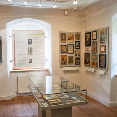 Neben den ältesten Dokumenten der Notburga-Verehrung sind im Notburga Museums in Eben auch Exponate barocker Kunst und Prozessionsgegenstände sehen.