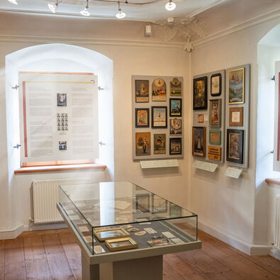 Neben den ältesten Dokumenten der Notburga-Verehrung sind im Notburga Museums in Eben auch Exponate barocker Kunst und Prozessionsgegenstände sehen.