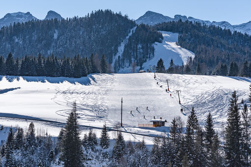 The ski slope in Steinberg am Rofan is ideal for families. 