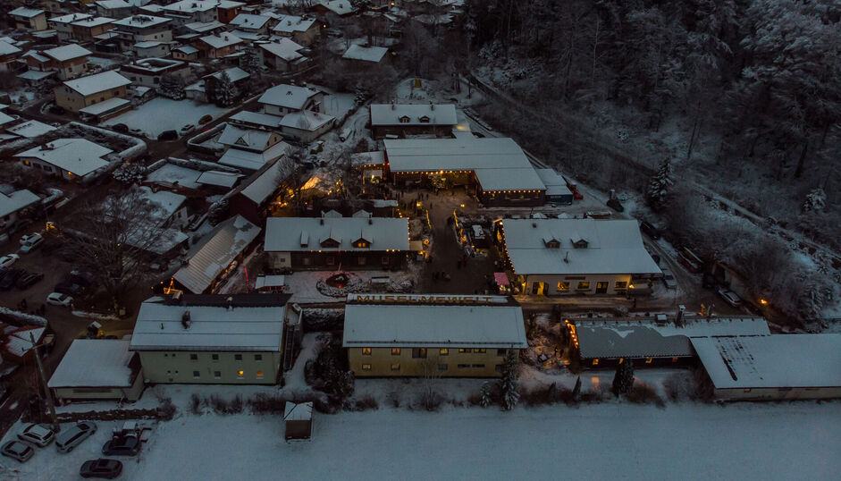The Museum Christmas from above The peaceful, snow-covered Achensee Museum World in Maurach provides the festive setting for the Museum Christmas.