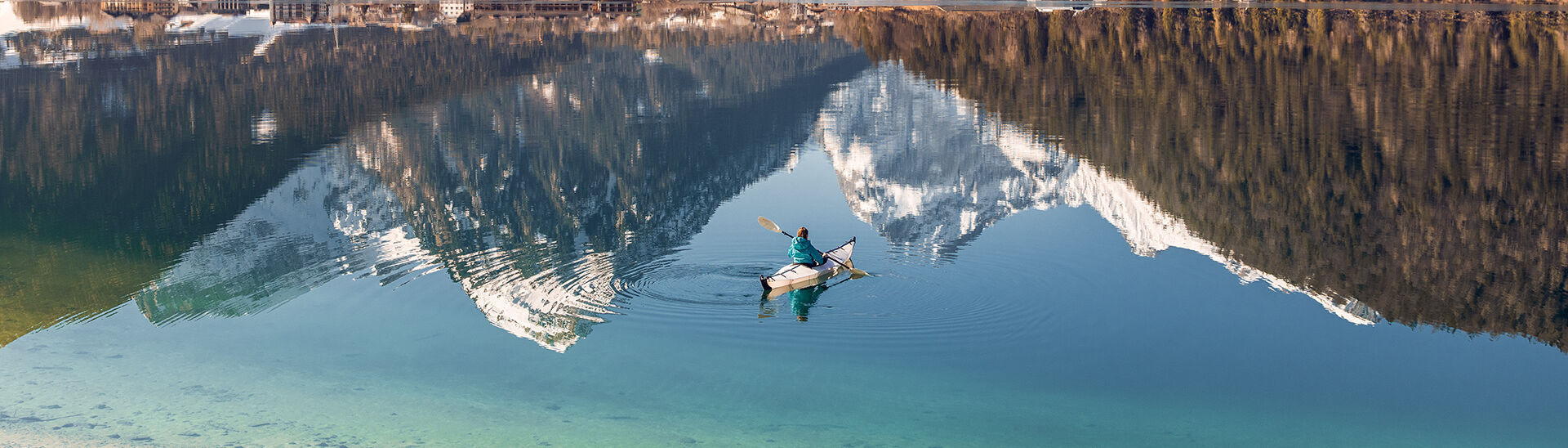 Kayaking on Lake Achensee is an excellent way to experience the stillness of winter.
