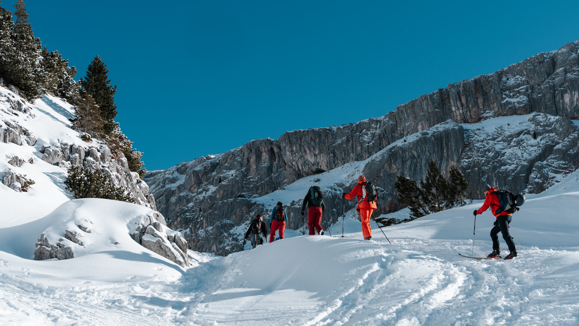 Ski touring in the Rofan on Lake Achensee Participants at the ski touring camp in the Rofan on Lake Achensee.