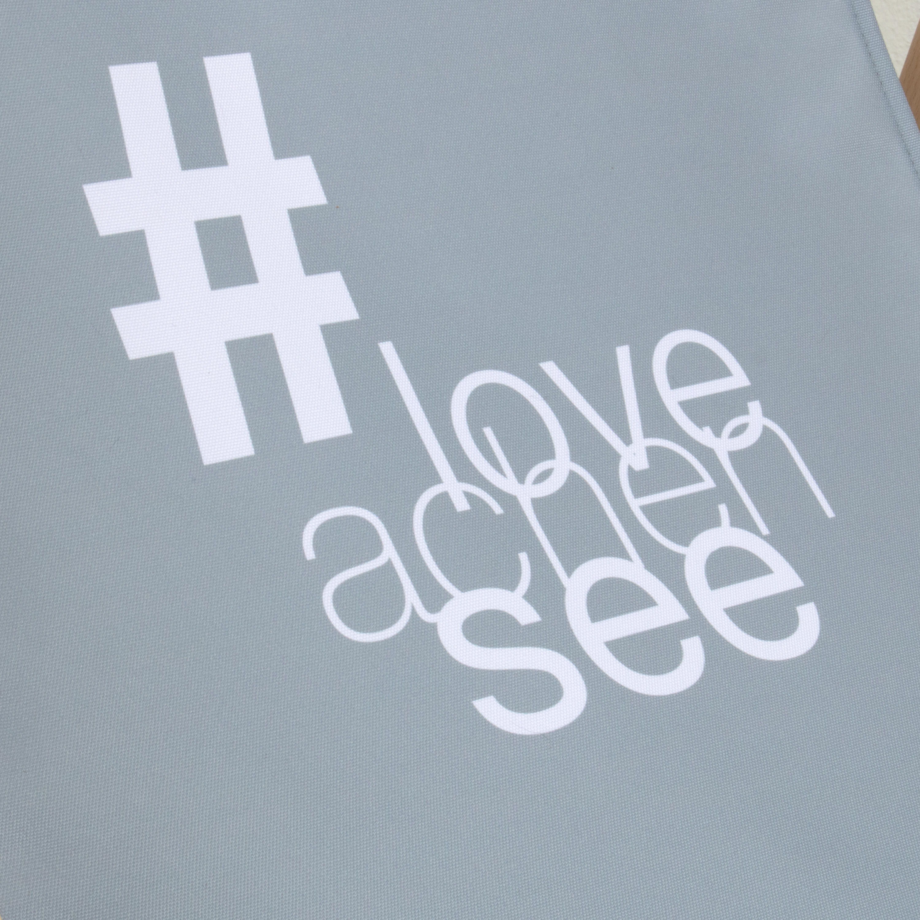 Liegestuhl #loveachensee Detailansicht Liegestuhl mit Achensee-Motiv