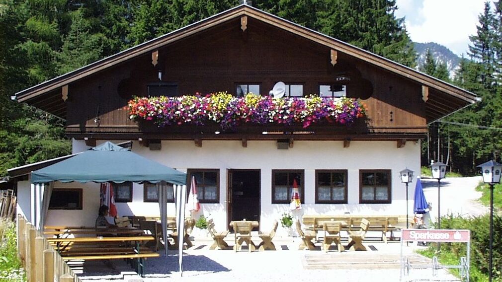 Rodelhütte Jenbach.JPG