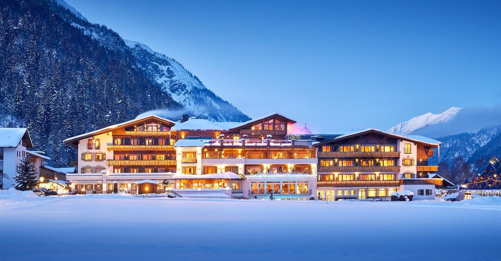 Hotel-Aussenansicht-im-Winter.jpg