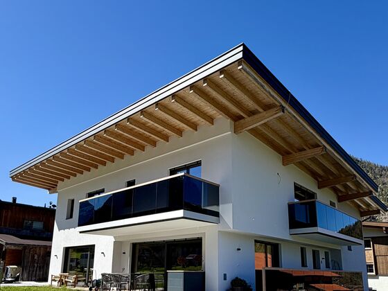 MALIA - Alpine Hideaway