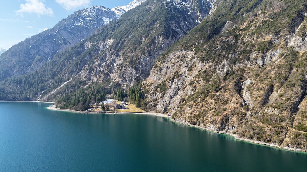 Blick vom Mariensteig auf die Gaisalm im März 2026