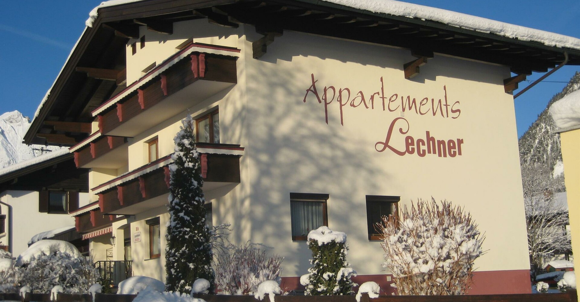 Appartements-Lechner-Winteransicht.jpg
