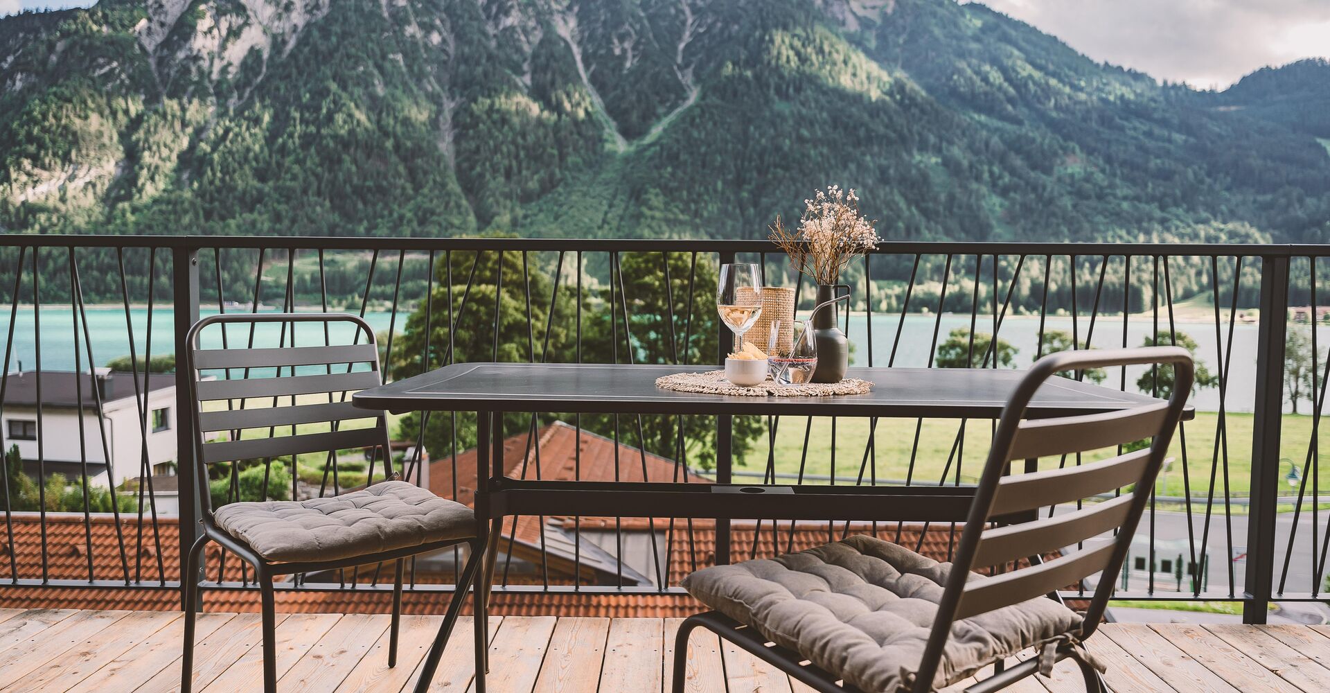 Terrasse mit Seeblick