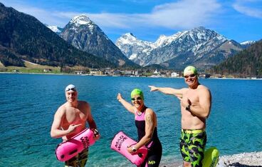 Ice swimming for advanced swimmers incl. swimming technique training