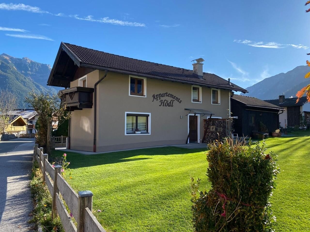 Haus-Ansicht-Sommer.jpg