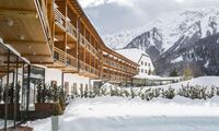Hotel Teilansicht im Winter