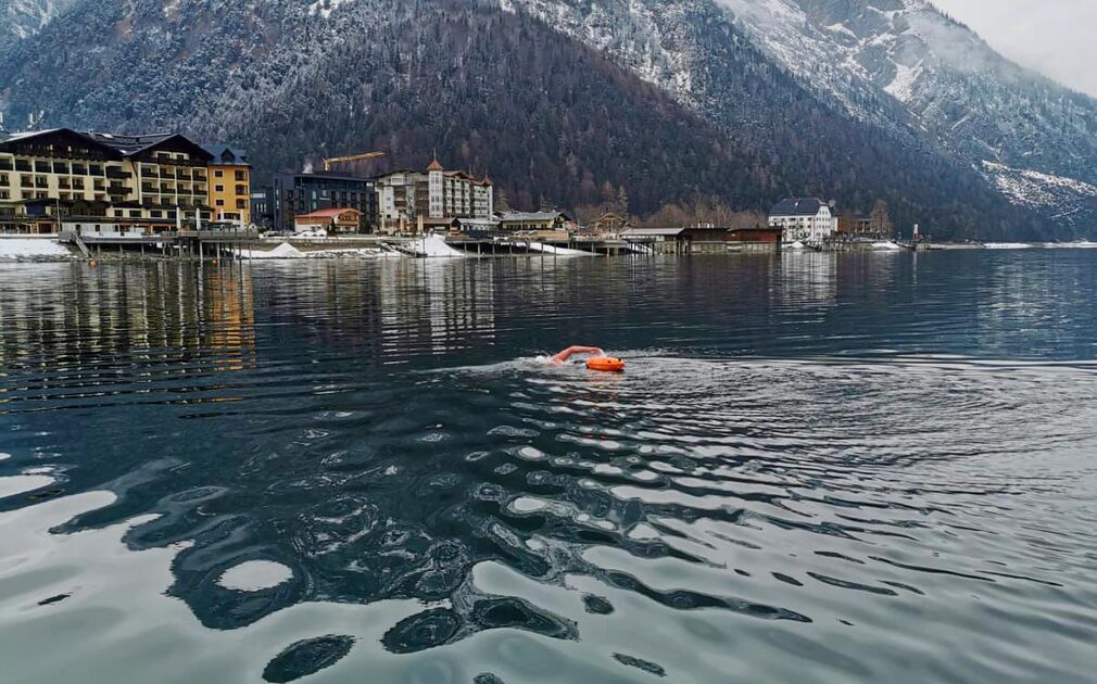 66bf4b9b-ecdc-4dbb-85b8-d22263687ce9