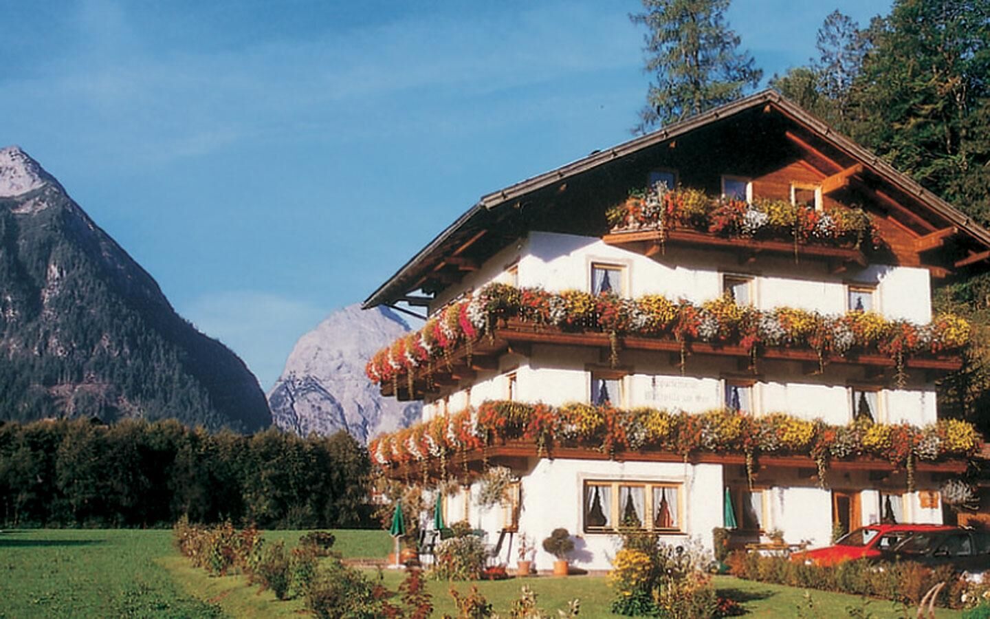 Waldvilla am See - Außenansicht Sommer