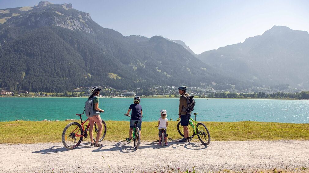 mountain biking - at the beginning of the Karwendel valleys in Pertisau