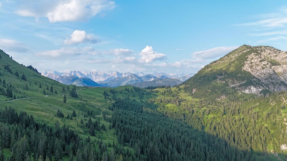 two mountain bikers - on the way on the Rotwandalm towards Bächental and Sylvensteinstausee