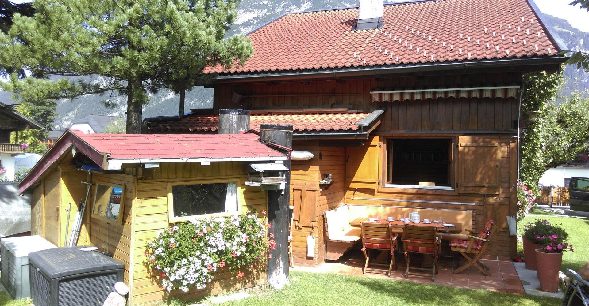 Terrasse und Garten Sommer