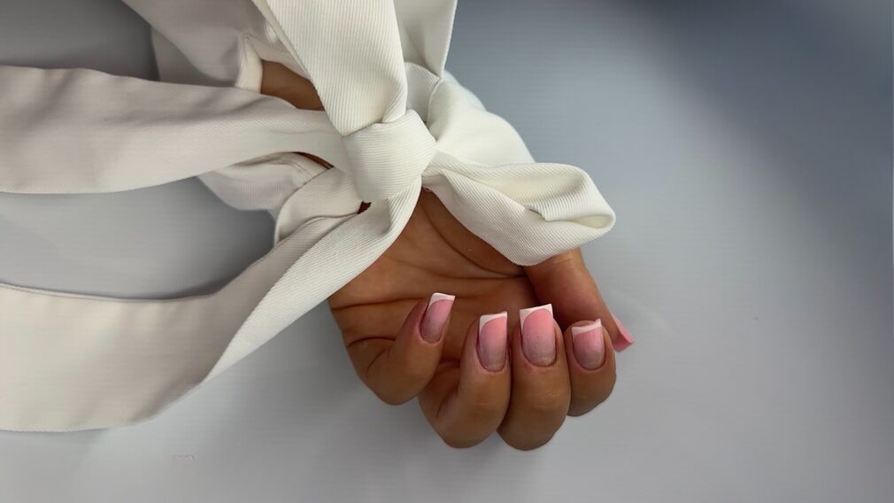 Logo Lola Beauty Lounge