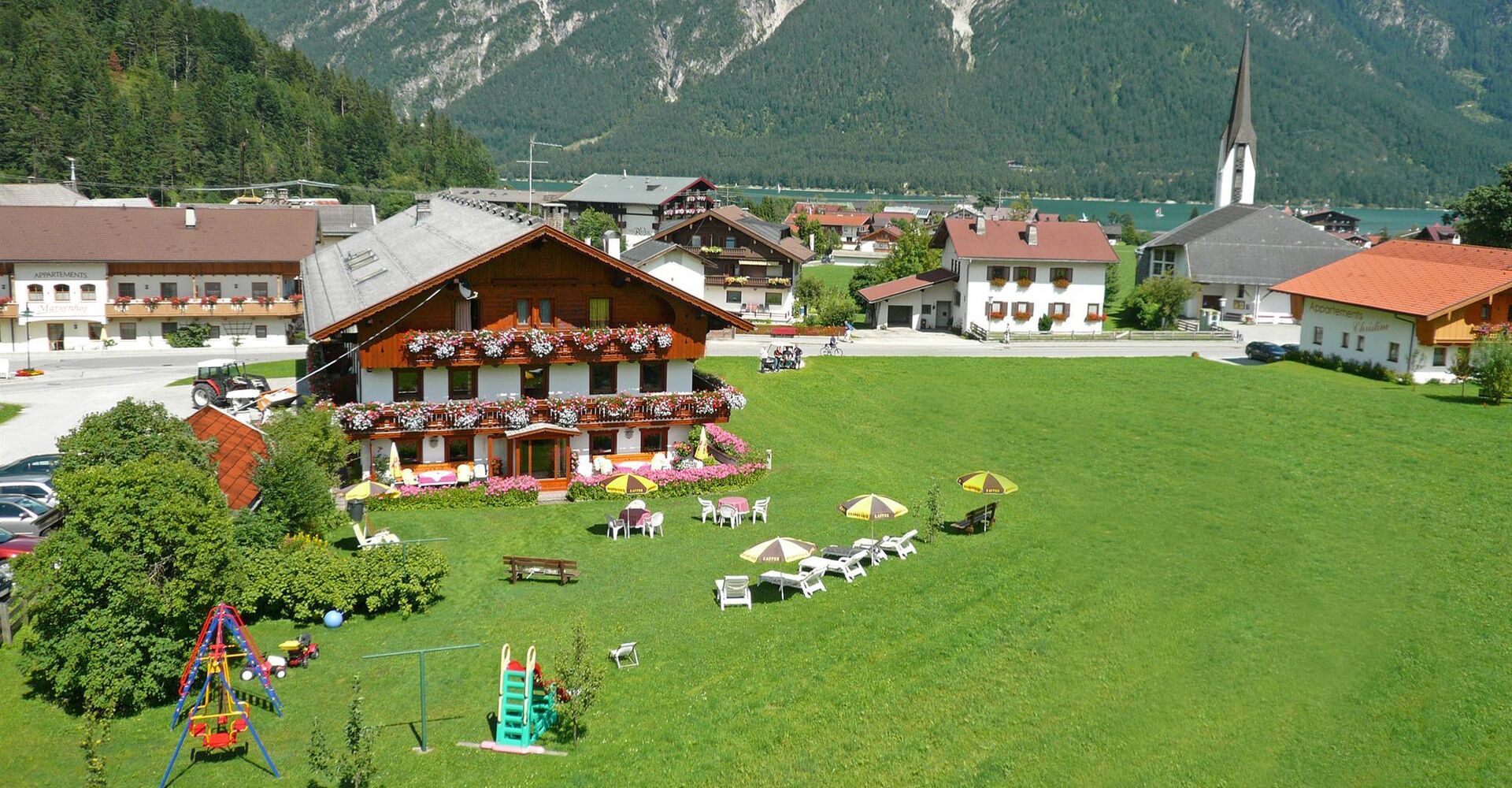 Urschnerhof - Hausansicht im Sommer